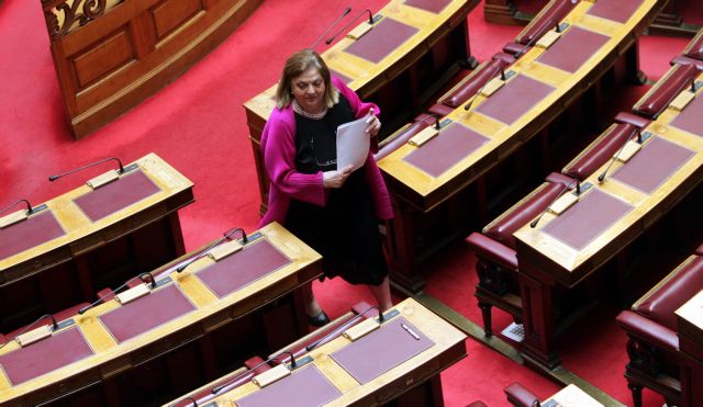 Ανοιχτό το ενδεχόμενο να δώσει ψήφο εμπιστοσύνης αφήνει η ‘Ελσα Παπαδημητρίου