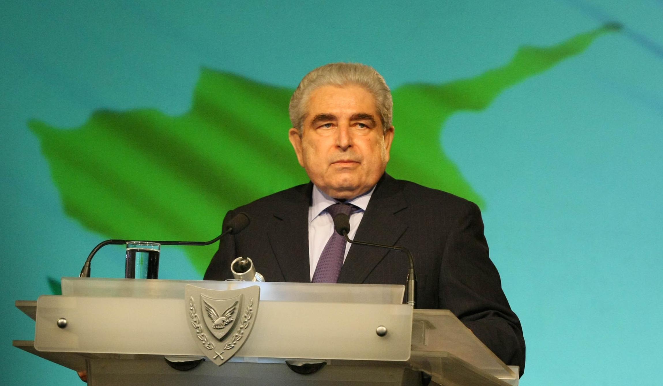 Την παραίτηση του Χριστόφια για την έκρηξη στο Μαρί ζήτησε η κυπριακή βουλή