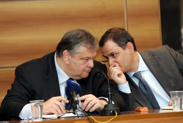 Σύσκεψη οικονομικών επιτελείων του ΠΑΣΟΚ και της ΝΔ εν όψει Eurogroup