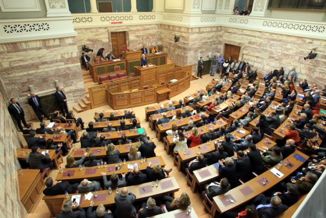 Ο λαός πρέπει να τοποθετηθεί, σχολιάζουν για το δημοψήφισμα κυβερνητικά στελέχη