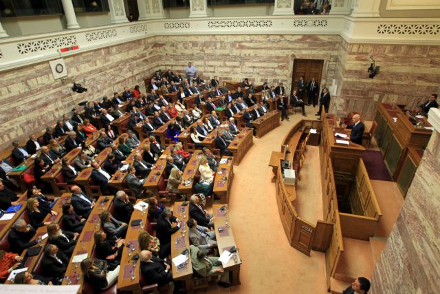 Προσπάθεια εκτόνωσης της αναταραχής στο ΠΑΣΟΚ σε νέα συνεδρίαση της Κοινοβουλευτικής Ομάδας