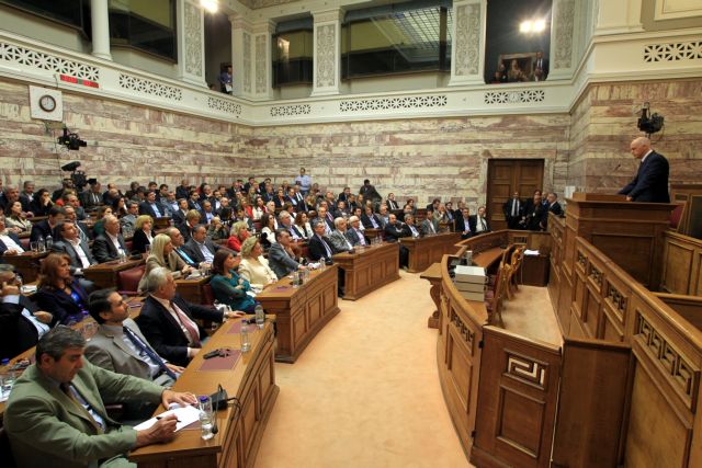 Αμηχανία στην Κοινοβουλευτική Ομάδα του ΠΑΣΟΚ για το δημοψήφισμα