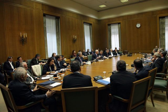 Ο χρόνος της παραίτησης Παπανδρέου στο επίκεντρο του Υπουργικού Συμβουλίου