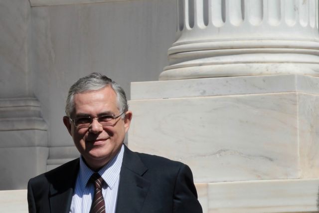 Ποιος είναι ο Λουκάς Παπαδήμος