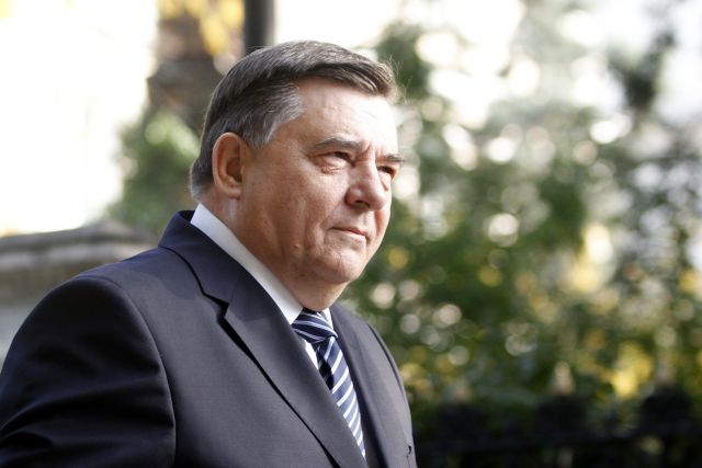 Αμετακίνητη η τρόικα στο θέμα της υπογραφής, λέει ο Γ.Καρατζαφέρης