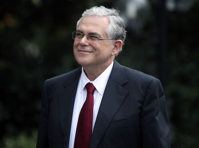 Στο 73% η αποδοχή του πρωθυπουργού Λουκά Παπαδήμου από τους πολίτες