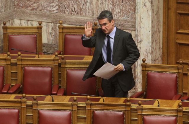 Βιαστική και επιπόλαιη η συζήτηση για αλλαγή ηγεσίας στο ΠΑΣΟΚ, λέει ο Ανδρ.Λοβέρδος