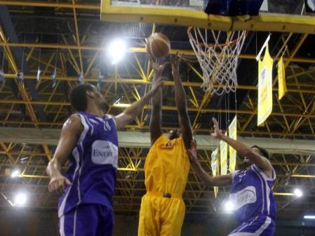 Συνέχισε την πτήση του το Περιστέρι με νίκη 78-67 επί της Καβάλας
