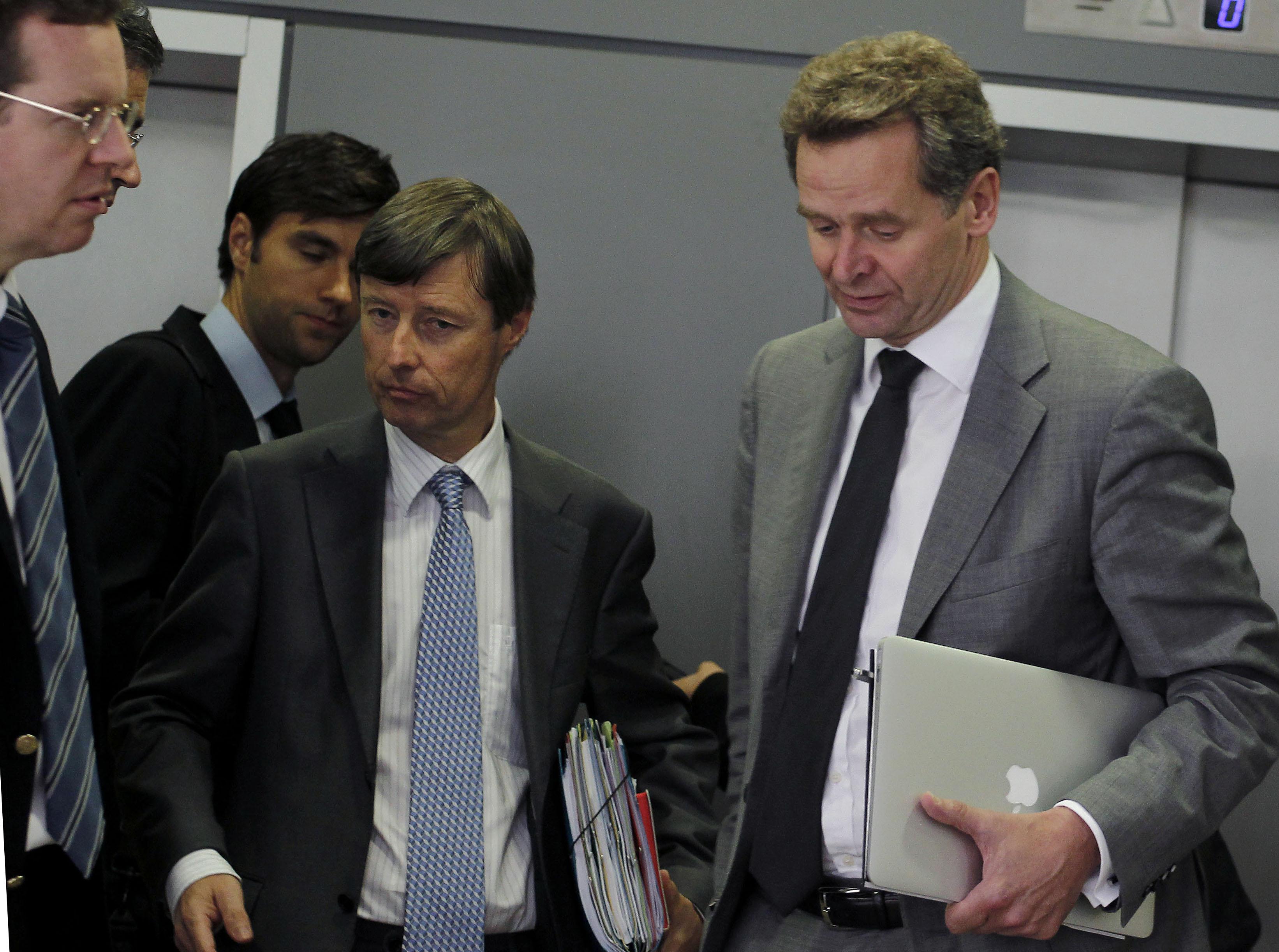 Συνάντηση με τον Λουκά Παπαδήμο είχαν οι επικεφαλής του κλιμακίου της τρόικας