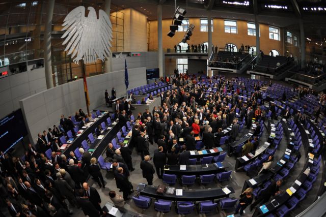 Δεν θα επαναδιαπραγματευτούμε τους όρους στήριξης της Ελλάδας, λέει η Γερμανία