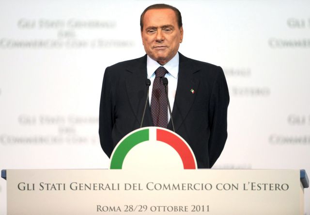 Με μέτρα -αλλά όχι για τις συντάξεις- ο Μπερλουσκόνι στις Κάννες