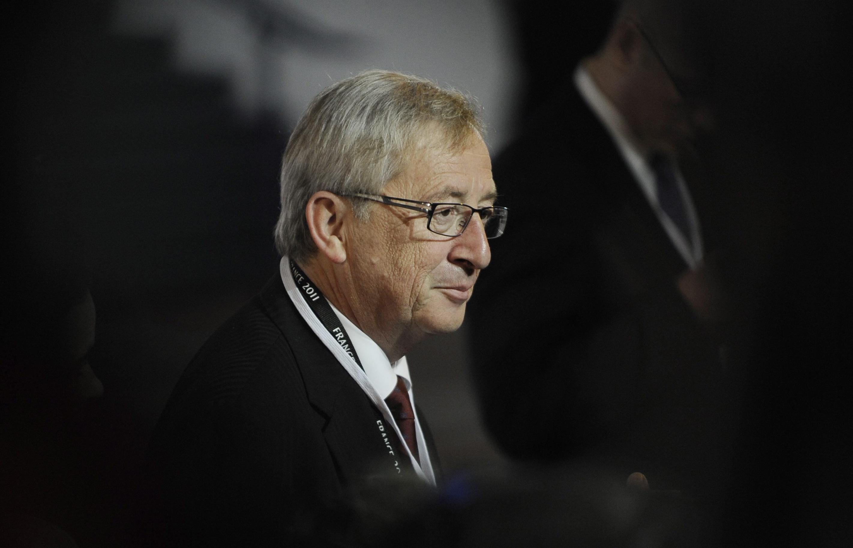 Αυστηρό μήνυμα Γιούνκερ στην Αθήνα μετά τη «μίνι σύνοδο» στις Κάννες