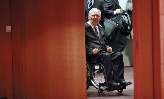 «Περιορισμένες τροποποιήσεις» στη συνθήκη της Λισαβόνας προτείνει ο Σόιμπλε