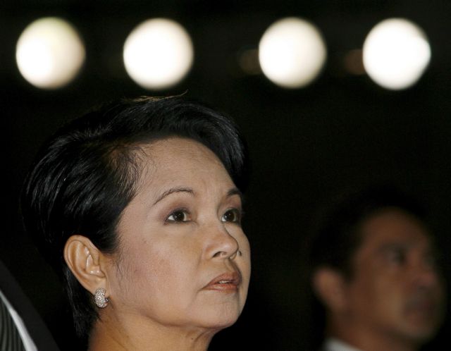 Ένταλμα σύλληψης κατά της πρώην προέδρου των Φιλιππίνων Γκλόρια Αρόγιο