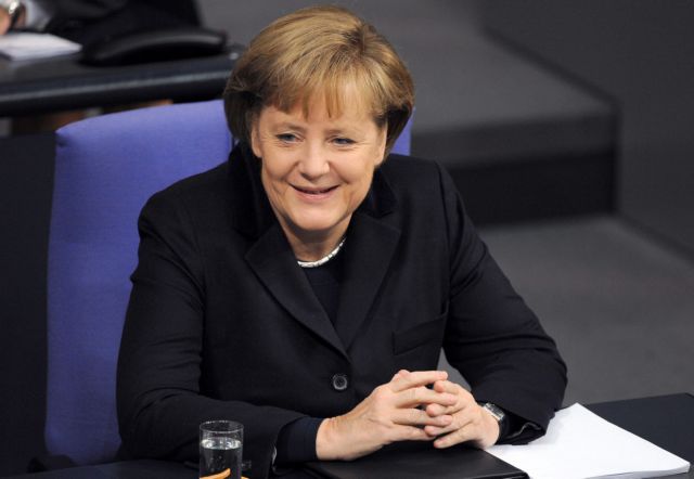 Υπογραφές από όλα τα κόμματα που στηρίζουν την ελληνική κυβέρνηση ζητά η Μέρκελ