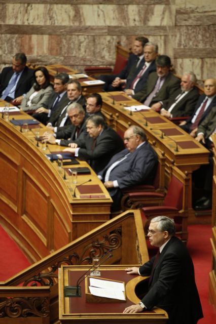 Διακυβεύεται η θέση της χώρας στο ευρώ, τόνισε ο Λ.Παπαδήμος και ζήτησε συστράτευση