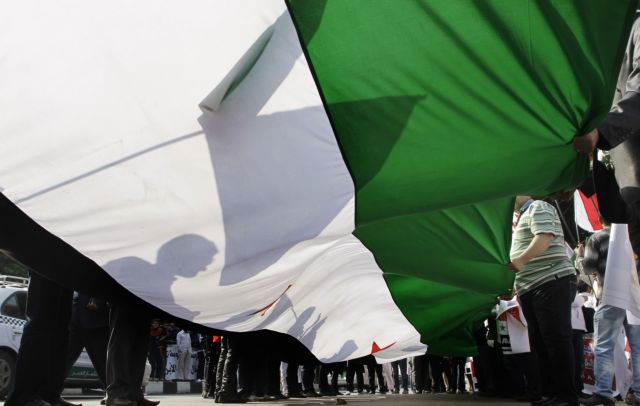 Ξεπέρασαν τους 70 οι νεκροί στη Συρία από τις ταραχές της Δευτέρας