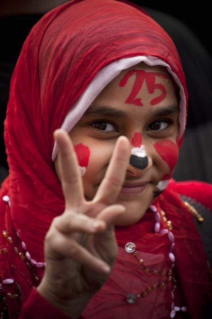 Μαζικά διαδηλώνουν οι Αιγύπτιοι στο Κάιρο κατά του στρατού