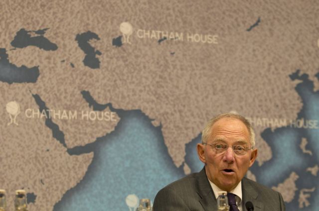 Η Ελλάδα πρέπει να δεσμευθεί όποια κυβέρνηση και αν είναι στην εξουσία, λέει ο Σόιμπλε