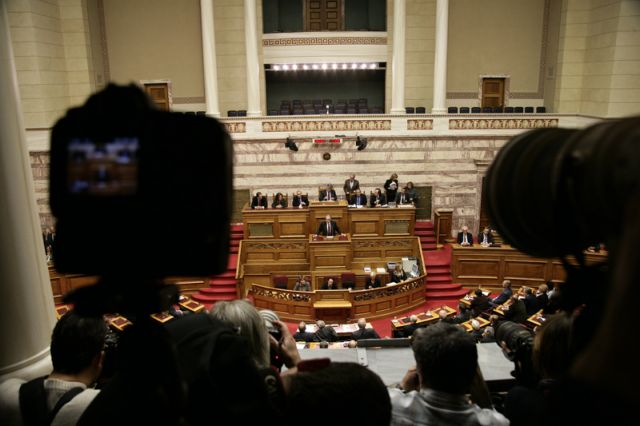 Διαφορετικές προσεγγίσεις στη Βουλή για τη διάρκεια της κυβέρνησης Παπαδήμου