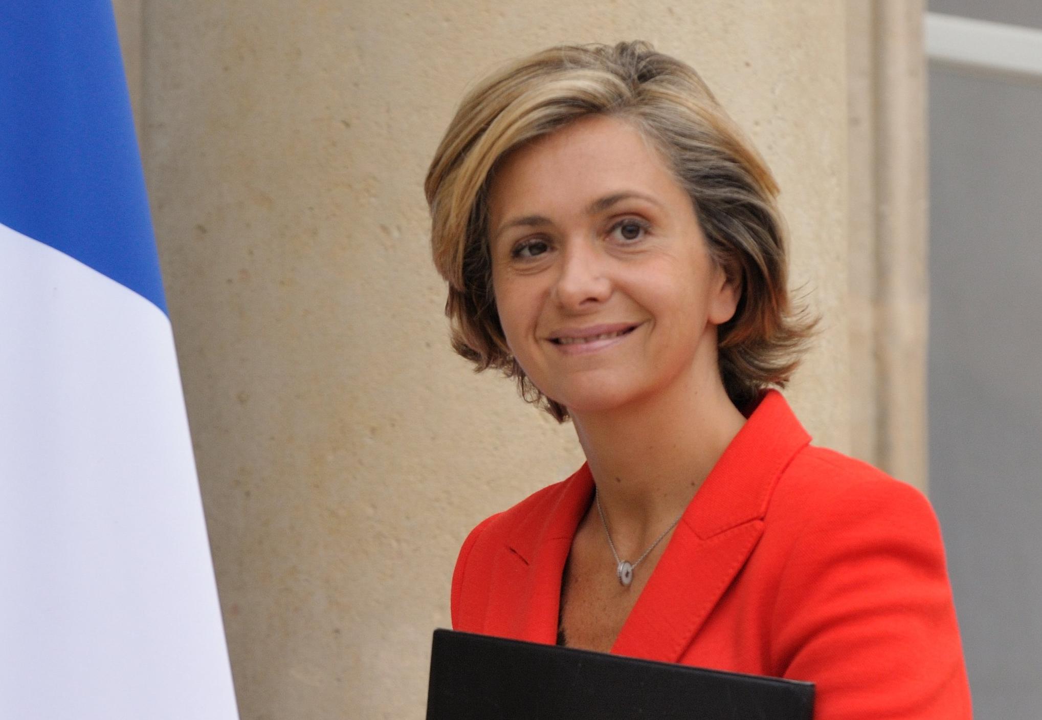 Το Παρίσι προτείνει να βοηθήσει την Ελλάδα στην είσπραξη των φόρων