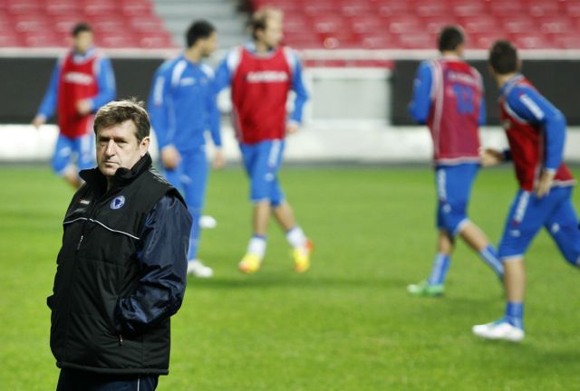 Κόβονται τα τέσσερα εισιτήρια για το Euro 2012