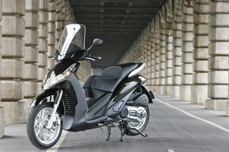 Μειωμένες τιμές για τα Peugeot Geopolis 400 και Satelis 500