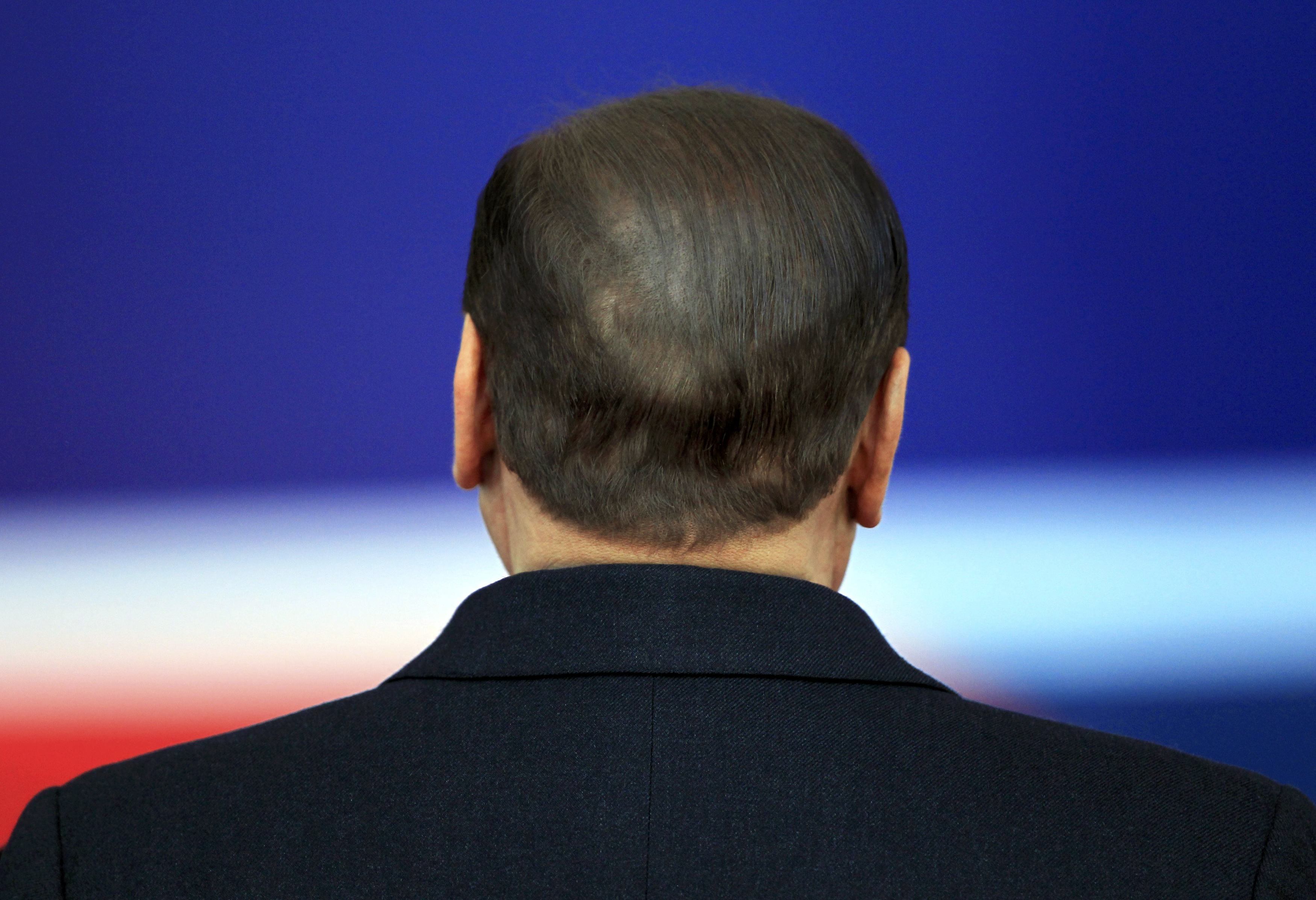 «Δεν βγαίνουν τα κουκιά στη Βουλή» λένε στον Μπερλουσκόνι οι συνεργάτες του