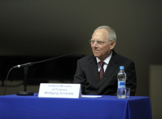 «Δεν συμφέρει» η κατάρρευση της Ελλάδας, επισημαίνει ο Β.Σόιμπλε