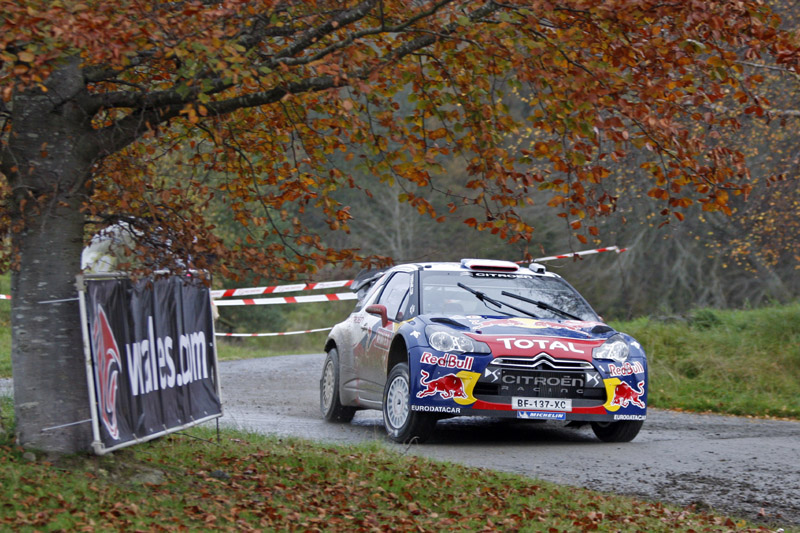 Ράλι Βρετανίας 2011, 3η ΕΔ: Επικεφαλής ο S. Loeb, εκτός μάχης ο S. Ogier