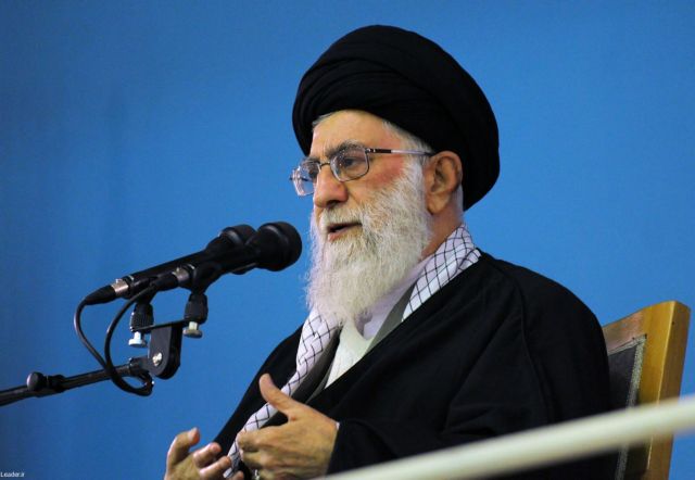 Να μην επιτεθούν στο Ιράν προειδοποιεί ΗΠΑ και Ισραήλ ο Αγιατολάχ Χαμενεΐ