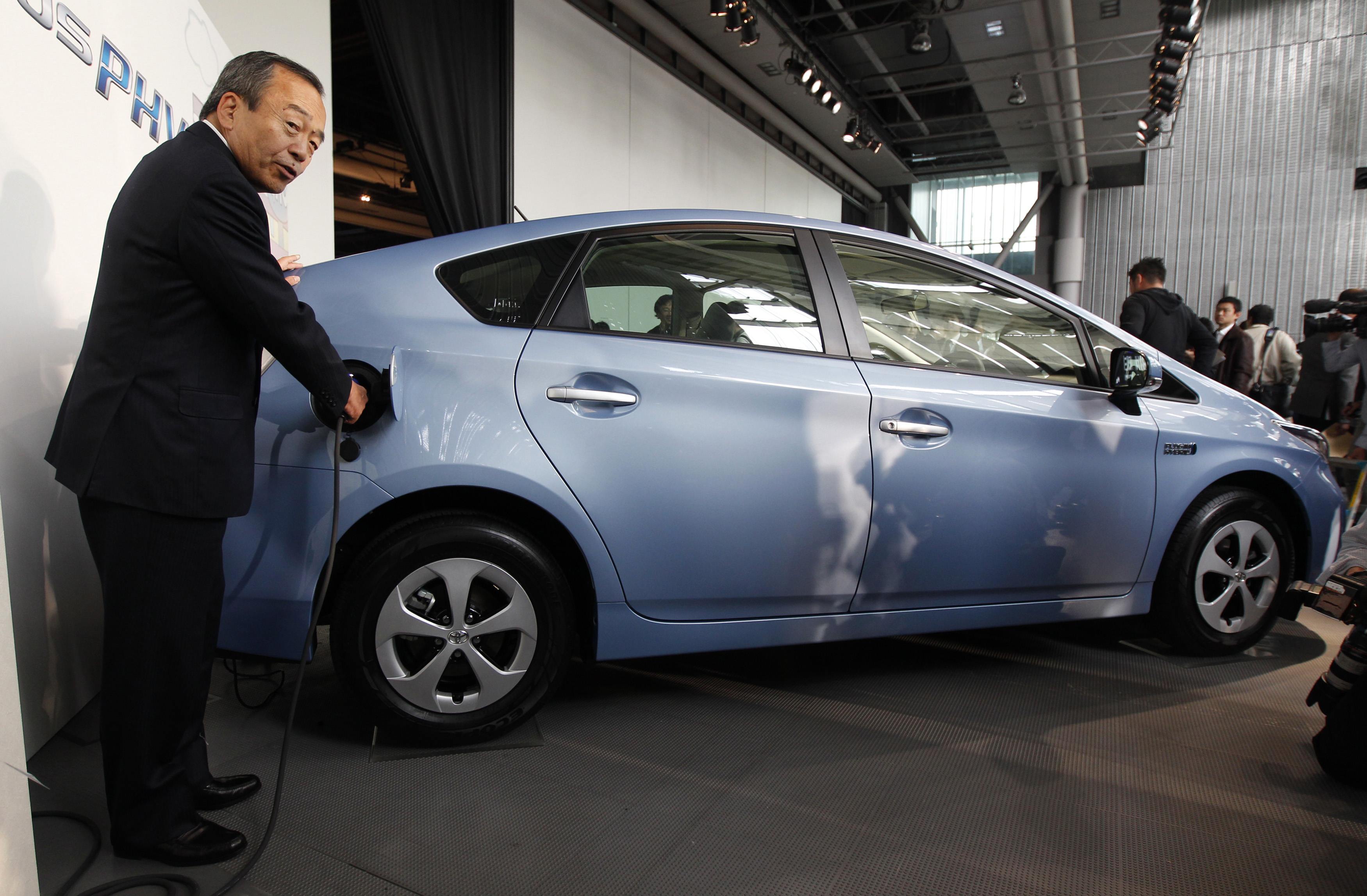 «Ανοίγει» το βιβλίο παραγγελιών για το Plug-in Hybrid Prius στην Ιαπωνία