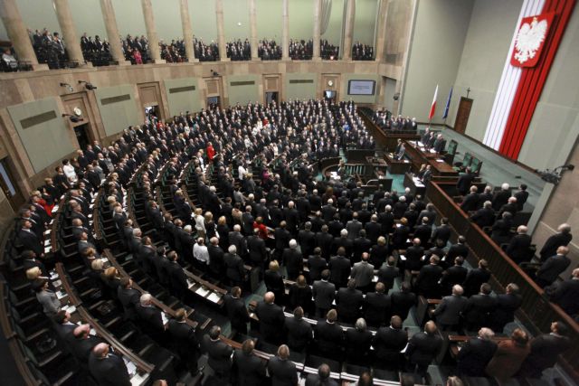 Ορκίστηκε η κυβέρνηση Τουσκ ζητώντας «θυσίες» από τους Πολωνούς