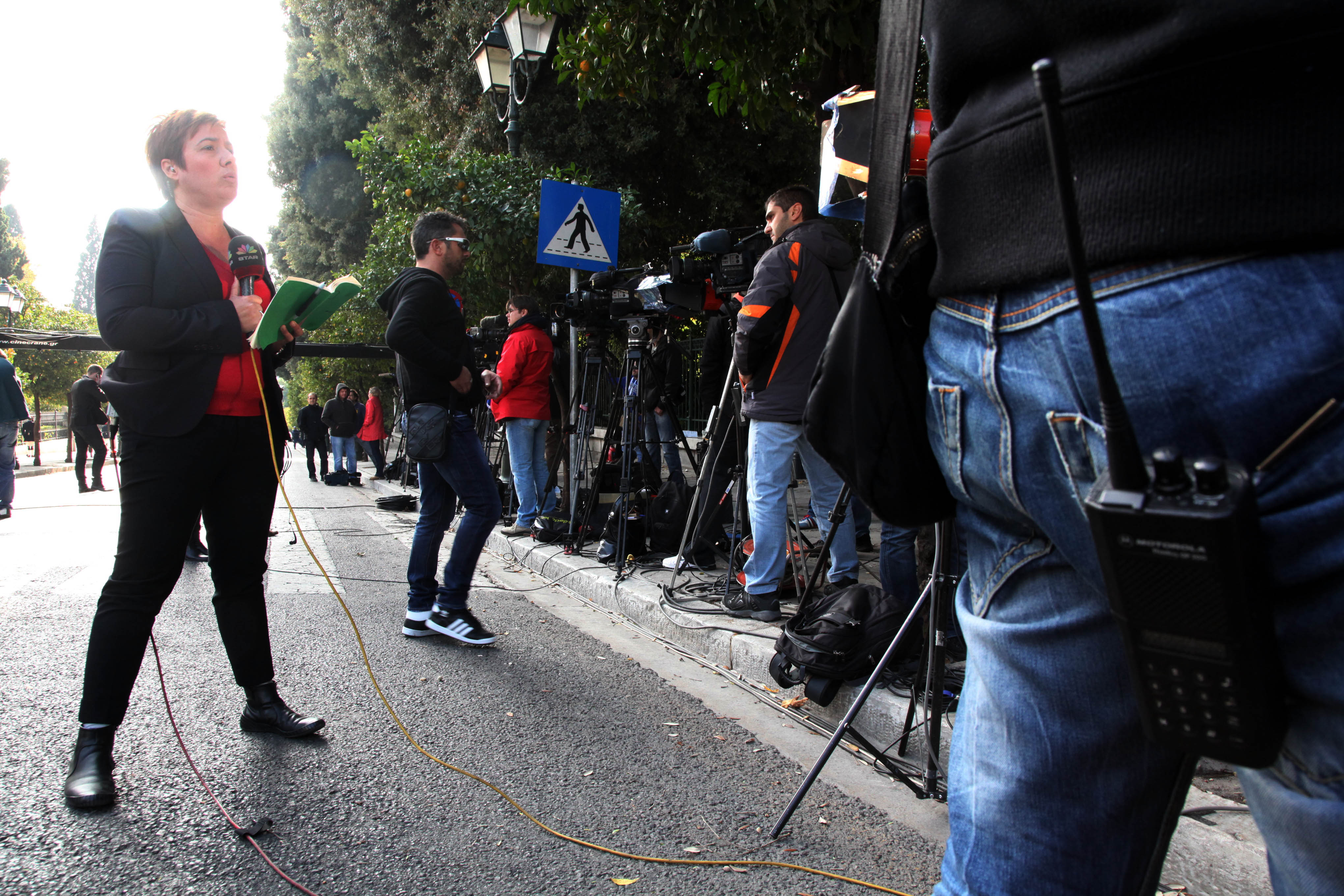 Προσέρχονται για την ορκωμοσία τα μέλη της νέας κυβέρνησης