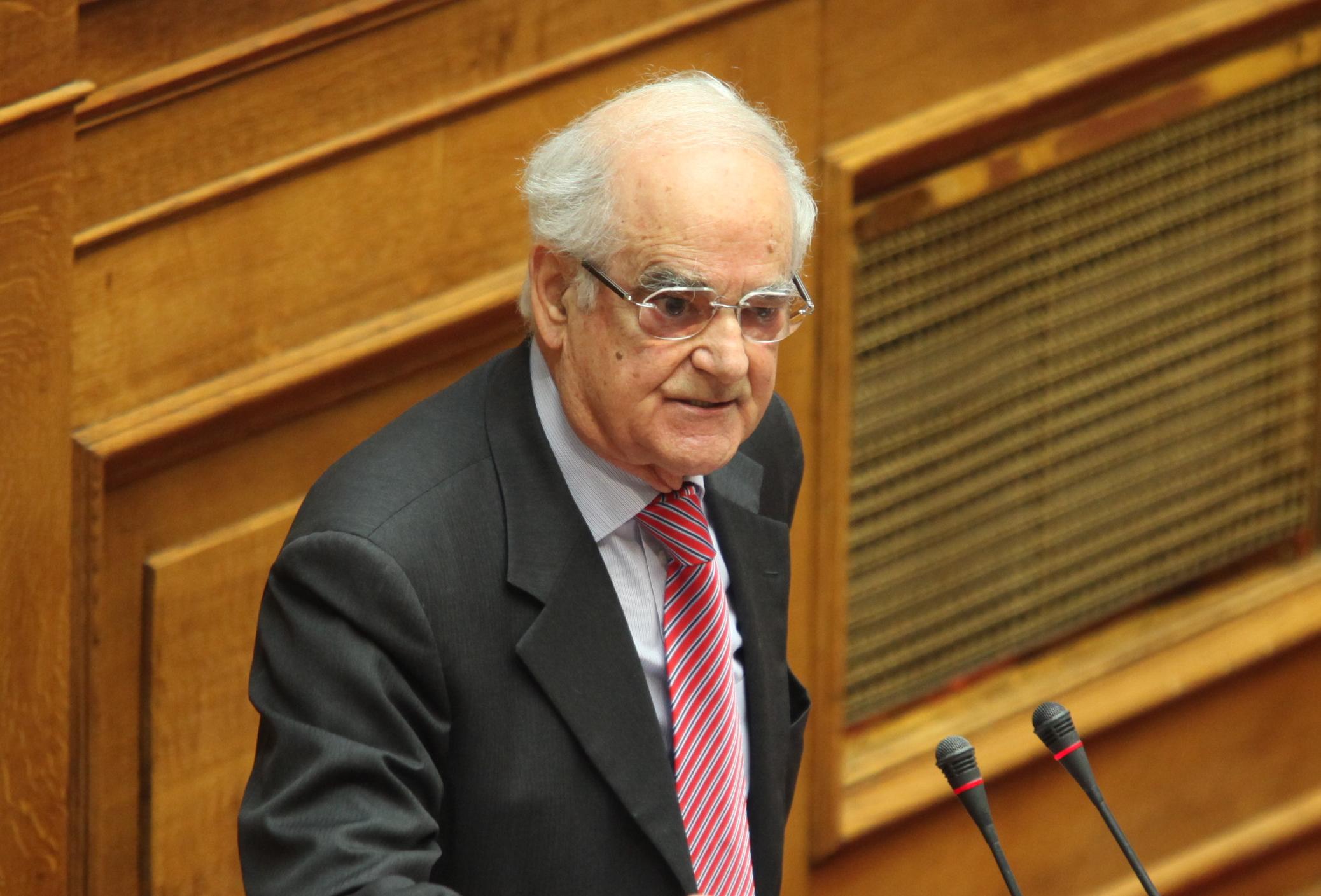 Και το ΠΑΣΟΚ και η ΝΔ να είναι ενωμένοι, λέει ο Απόστολος Κακλαμάνης