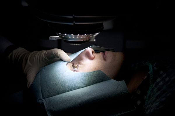 Μεταμόσχευση κερατοειδούς και αφαίρεση καταρράκτη, για πρώτη φορά στην Ελλάδα