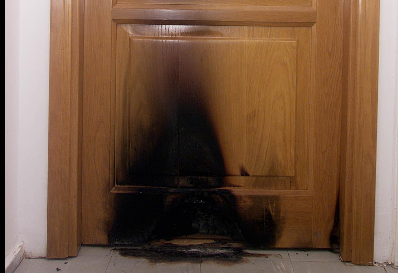 Μικρές υλικές ζημιές από γκαζάκια στο πολιτικό γραφείο της Μ.Ξενογιαννακοπούλου