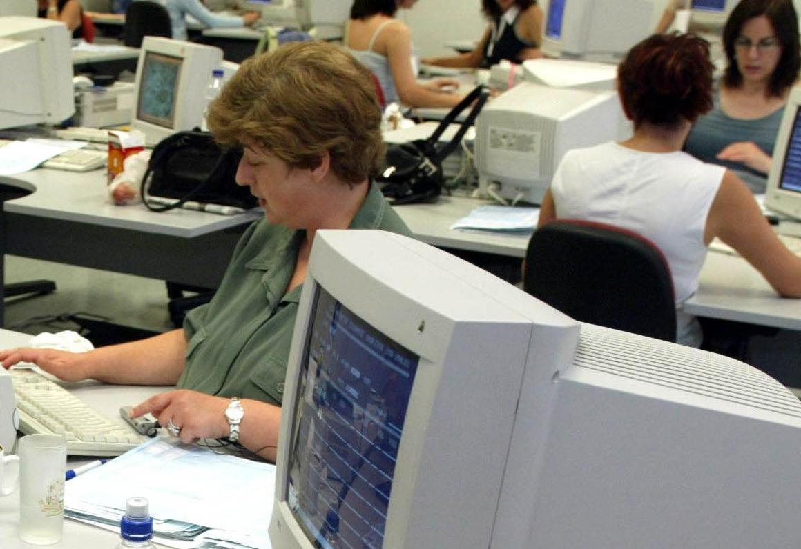Παράταση στους υπό εφεδρεία δημόσιους υπαλλήλους για να δηλώσουν τα χρόνια ασφάλισης