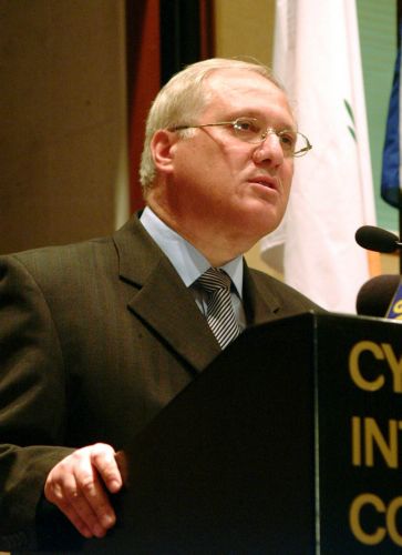 Θέμα ημερών η ανακοίνωση νέων μέτρων στην Κύπρο, λέει ο Κ.Καζαμίας