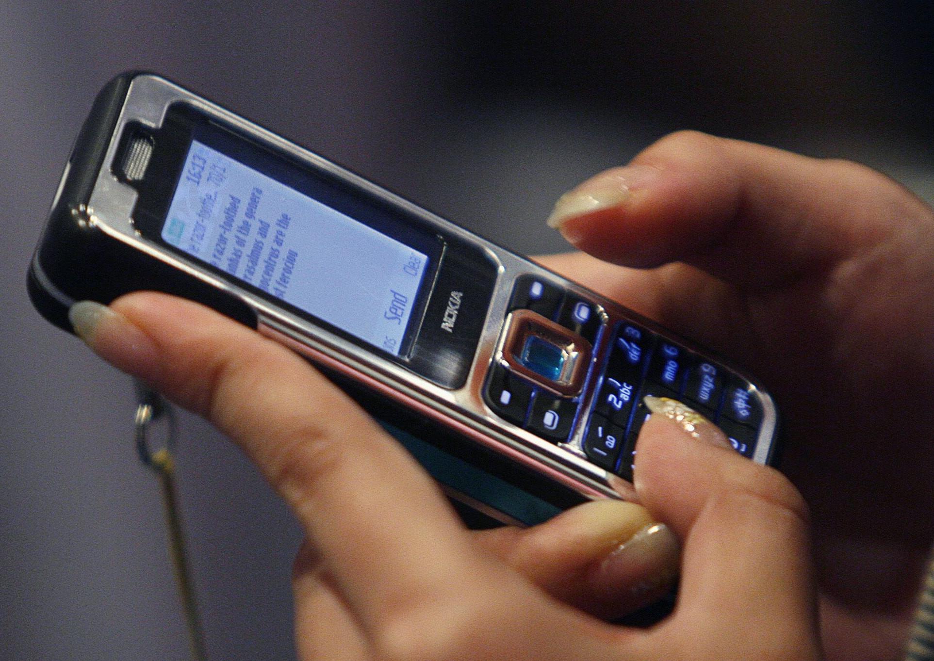 Προειδοποίηση της ΕΕ στην Ελλάδα για τους νέους κανόνες στις τηλεπικοινωνίες