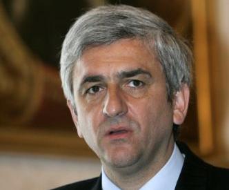 Την υποψηφιότητά του στις προεδρικές εκλογές της Γαλλίας ανακοίνωσε ο Ερβέ Μορέν