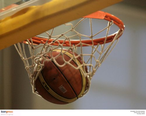 Επεισόδια στην Κηφισιά, εύκολη νίκη η ΑΕΚ