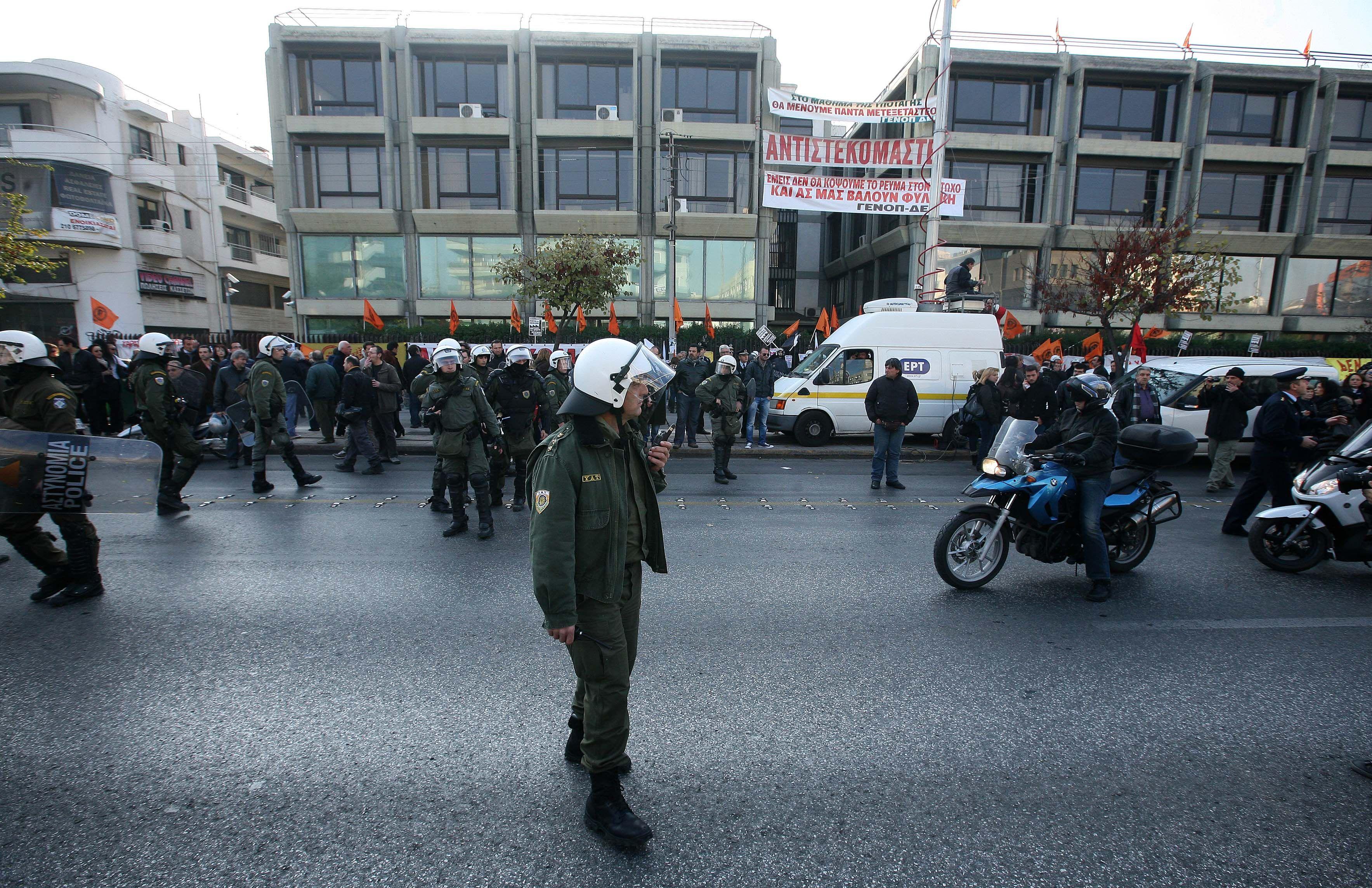 Έντονες αντιδράσεις από ΓΣΕΕ-ΑΔΕΔΥ για τη σύλληψη του προέδρου της ΓΕΝΟΠ