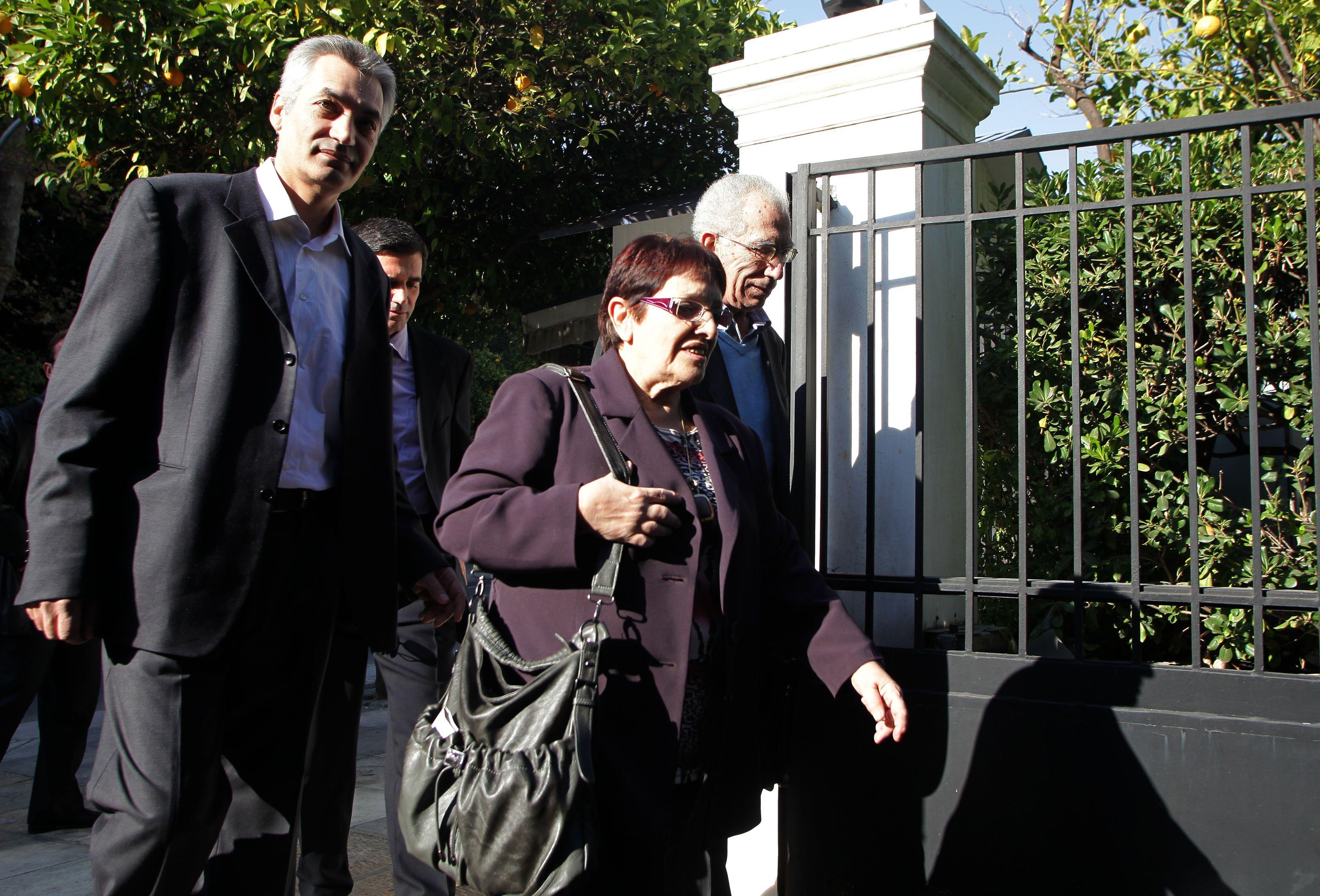 «Εφ’ όλης της ύλης» η διαφορά μας με την κυβέρνηση Παπαδήμου, εξηγεί η Αλ.Παπαρήγα