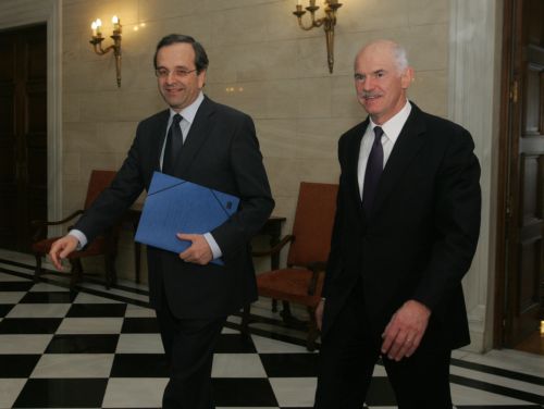 Νέες επαφές Παπανδρέου – Σαμαρά την Τρίτη για τον νέο πρωθυπουργό και την κυβέρνηση