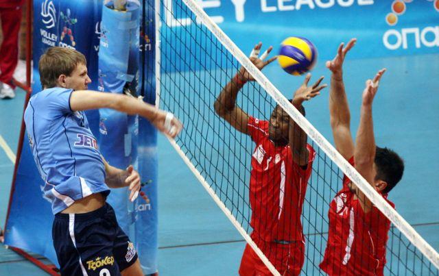 Ο Ολυμπιακός έπιασε κορυφή παρά την ένσταση της Λαμίας