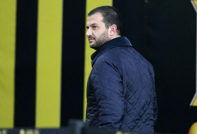 Σε αναμονή του ραντεβού Αδαμίδη – Ξενίδη για το μέλλον της ΑΕΚ