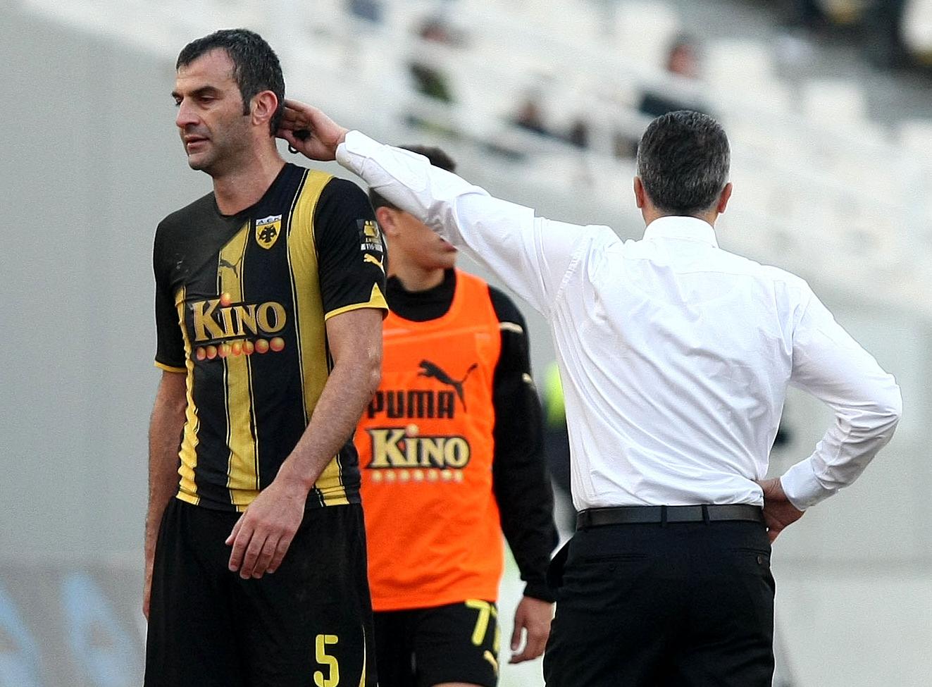 Βοήθεια από τον κόσμο της ΑΕΚ θέλει ο Κωστένογλου που «έχασε» τον Δέλλα