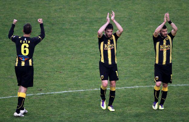 Κορυφή κι ας είμαστε απλήρωτοι, η θέση του Καράμπελα