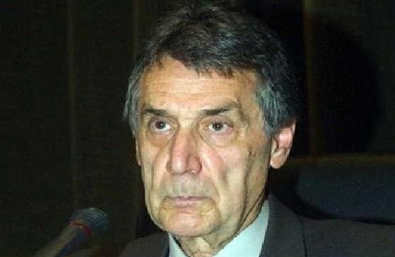 Βαριές κουβέντες στην αποχώρηση του Φάκου από την ΕΠΟ